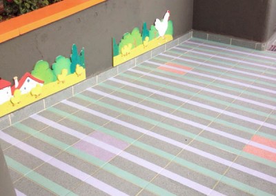 Rampa exterior de acceso a colegio infantil